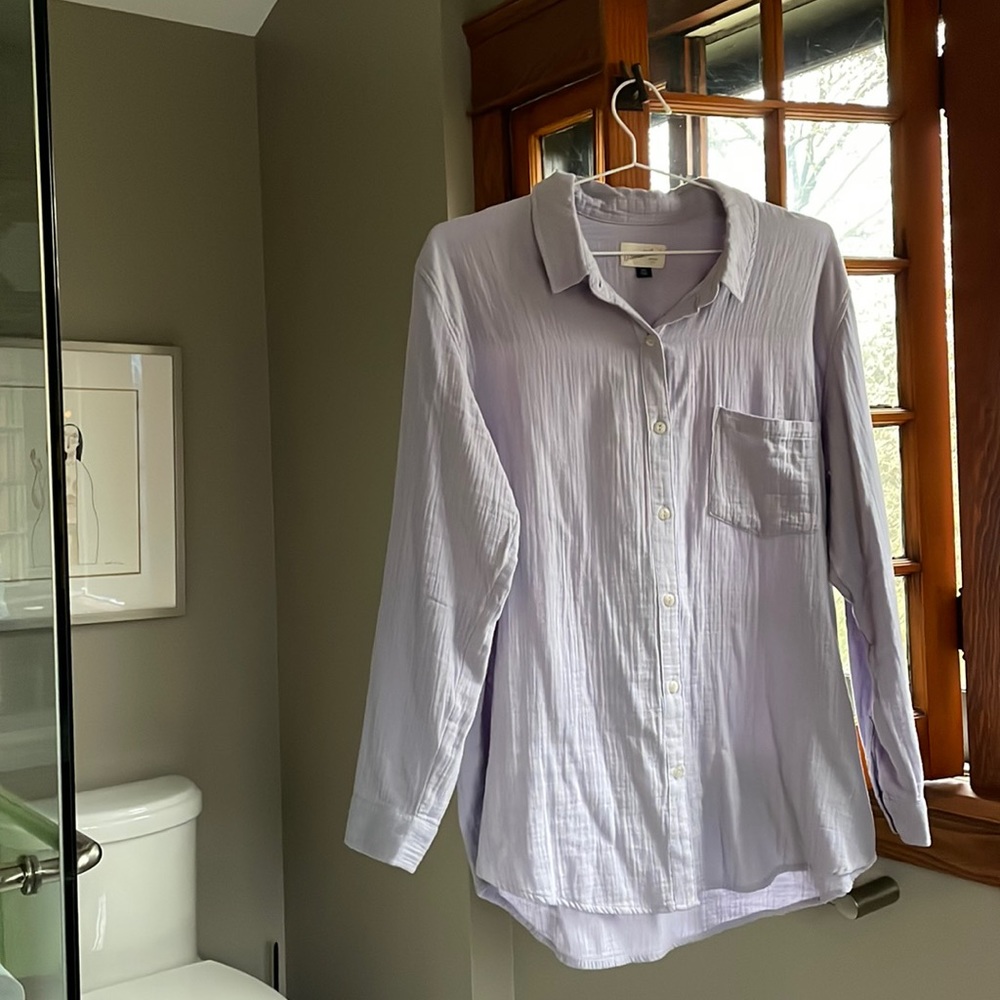 Lightweight lavender button down from Universal Thread. Never worn.
